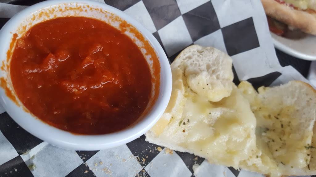 Vinnies on 11 | restaurant | 5210 Molly Pitcher Hwy, Chambersburg, PA 17202, USA | 7173754094 OR +1 717-375-4094