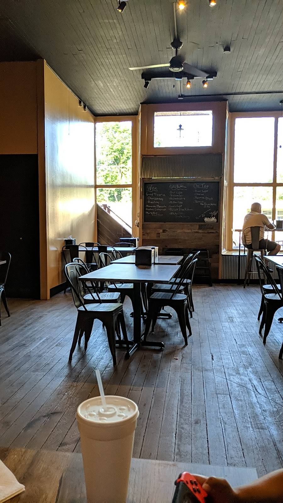 Michigan Farmhouse Pizza | restaurant | 109 N Main St, Clarksville, MI 48815, USA | 6165045040 OR +1 616-504-5040