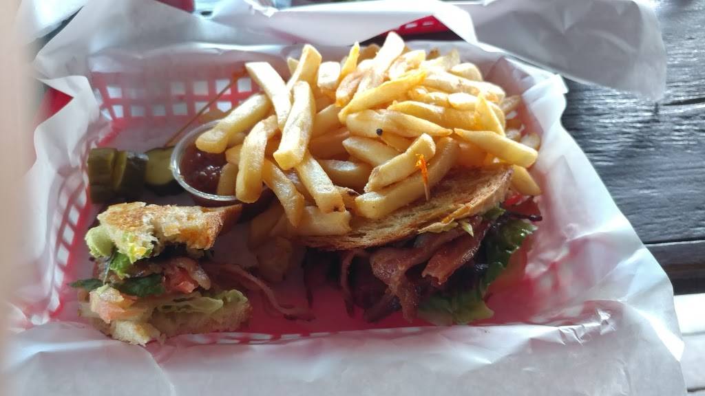 Lee Harveys | restaurant | 1807 Gould St, Dallas, TX 75215, USA | 2144281555 OR +1 214-428-1555