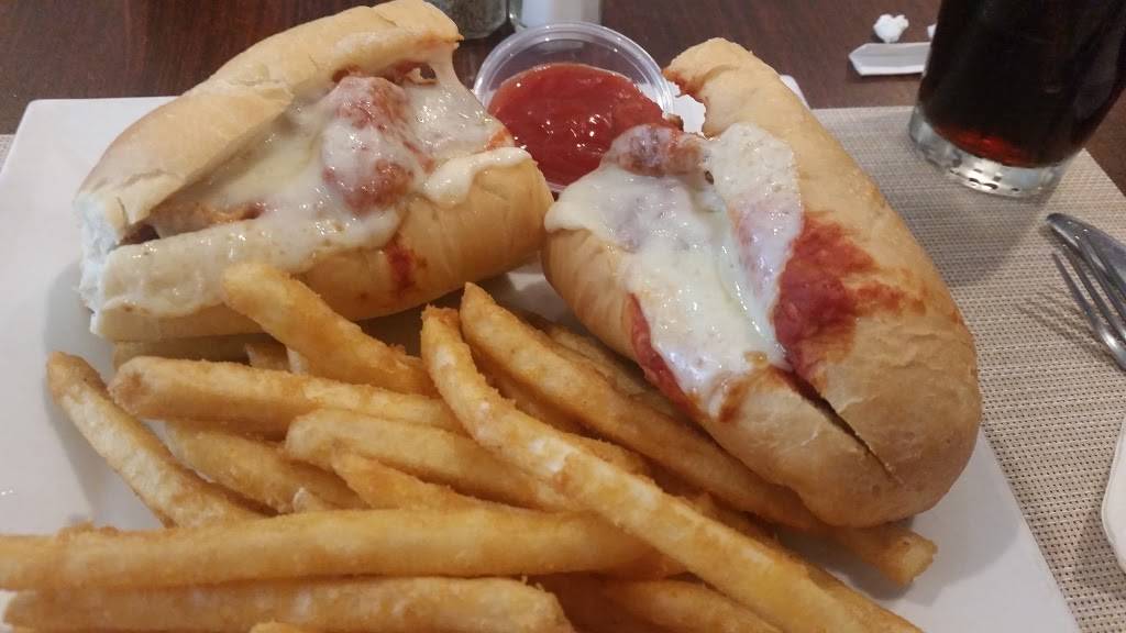 Lucias Italian Ristorante | restaurant | 2531 John Milton Dr, Herndon, VA 20171, USA | 7034764400 OR +1 703-476-4400