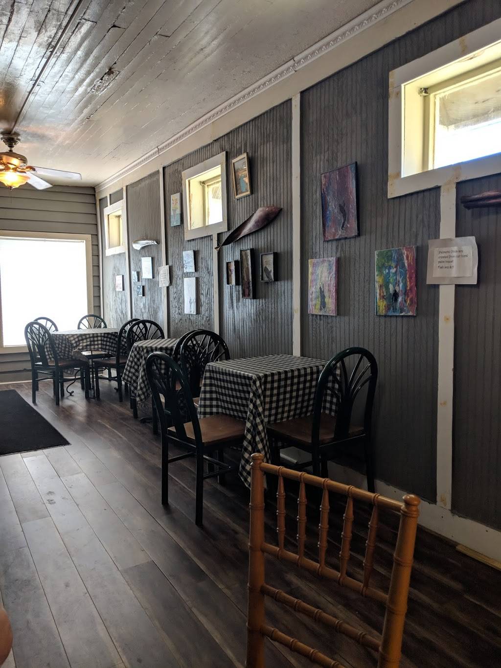 H & R Sweet Shop | restaurant | 102 Royall Ave, Mt Pleasant, SC 29464, USA | 8438842118 OR +1 843-884-2118