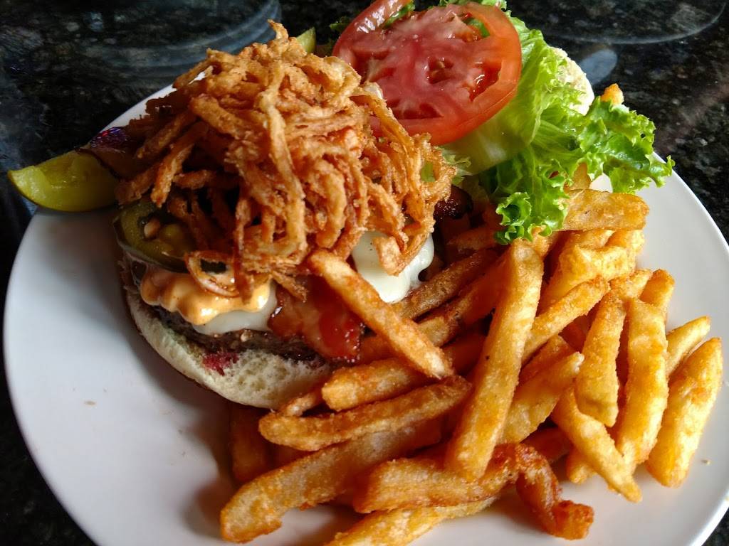 Redhawk Grille | restaurant | 9703, 7481 Auburn Rd, Painesville, OH 44077, USA | 4403544040 OR +1 440-354-4040