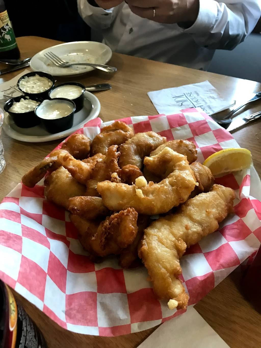 Hillside Fish House | restaurant | W126 WI-35, Fountain City, WI 54629, USA | 6086876141 OR +1 608-687-6141