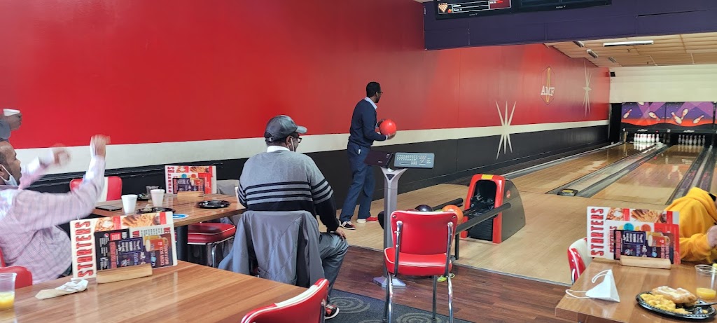 AMF South Hills Lanes | restaurant | 301 Nottingham Dr, Cary, NC 27511, USA | 9194672411 OR +1 919-467-2411