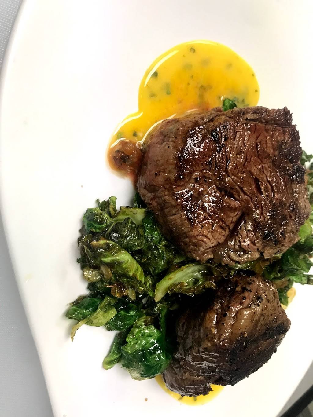 Corner Bistro | restaurant | 102 N Bridge St, Bellaire, MI 49615, USA | 2314097088 OR +1 231-409-7088