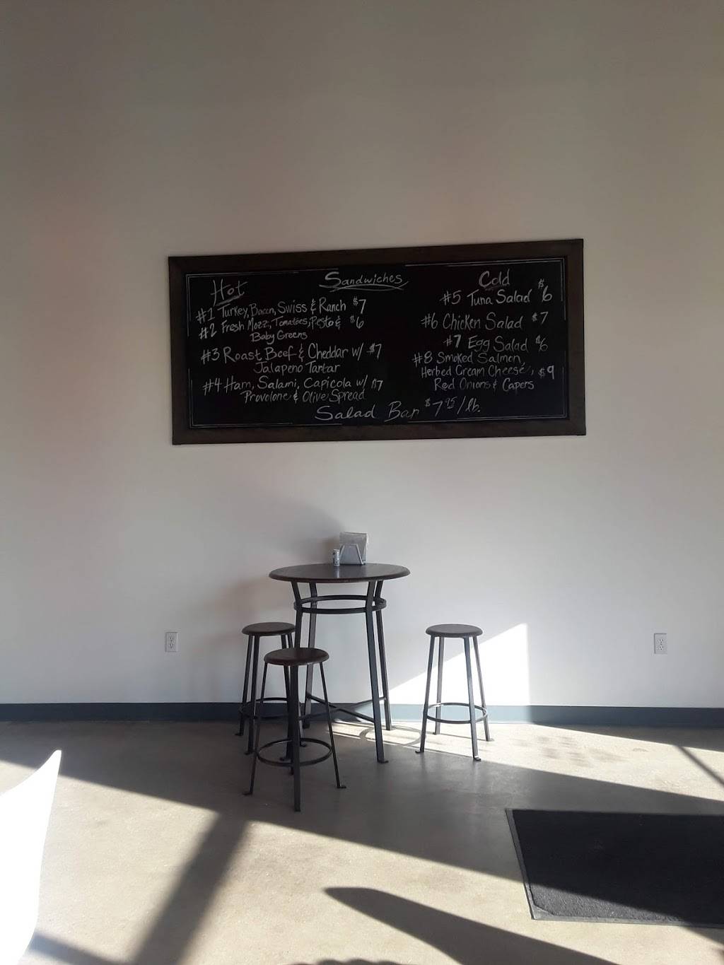 Lindis Eatery | restaurant | 256 W Main St, Fort Wayne, IN 46802, USA | 2604224343 OR +1 260-422-4343