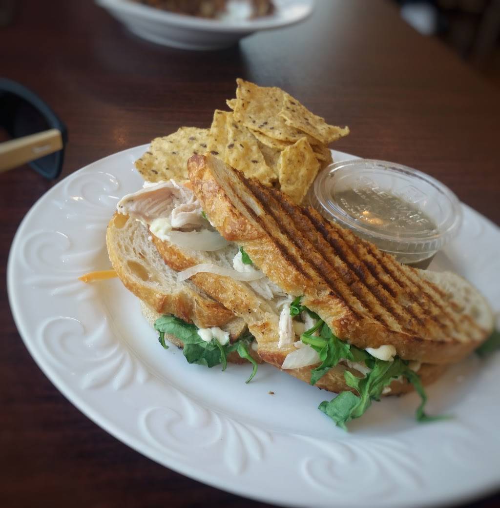 Miss Mollys Cafe & Pastry Shop | cafe | 9201 W Center St, Milwaukee, WI 53222, USA | 4142495665 OR +1 414-249-5665