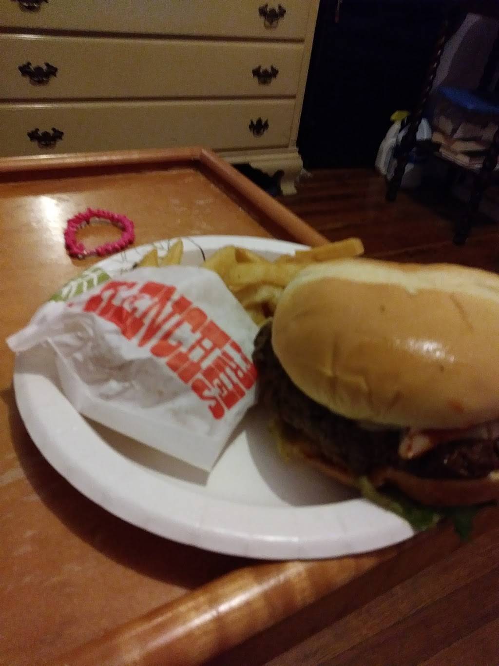 Wesleys Momma Made Burgers | restaurant | 6658 S Cottage Grove Ave, Chicago, IL 60637, USA | 7733242237 OR +1 773-324-2237