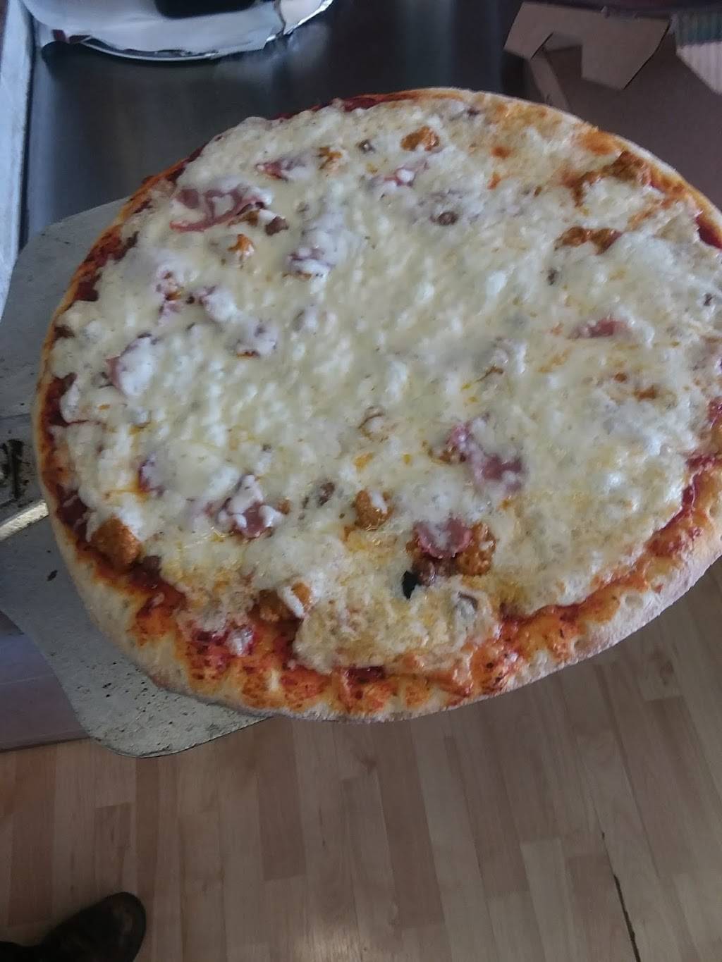 Ricos Pizza & Subs | restaurant | 2209 TN-91, Elizabethton, TN 37643, USA | 4234743999 OR +1 423-474-3999