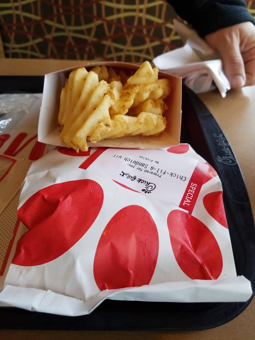 Chick-fil-A | restaurant | 104 Main St, Gaithersburg, MD 20878, USA | 2406319013 OR +1 240-631-9013