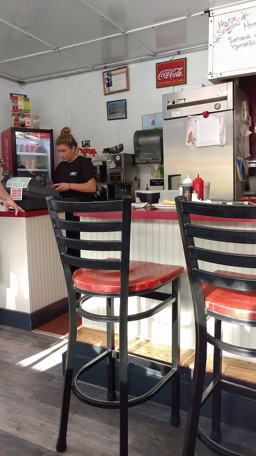 Laurel Diner | restaurant | 544 Main St S, Southbury, CT 06488, USA | 2032648218 OR +1 203-264-8218