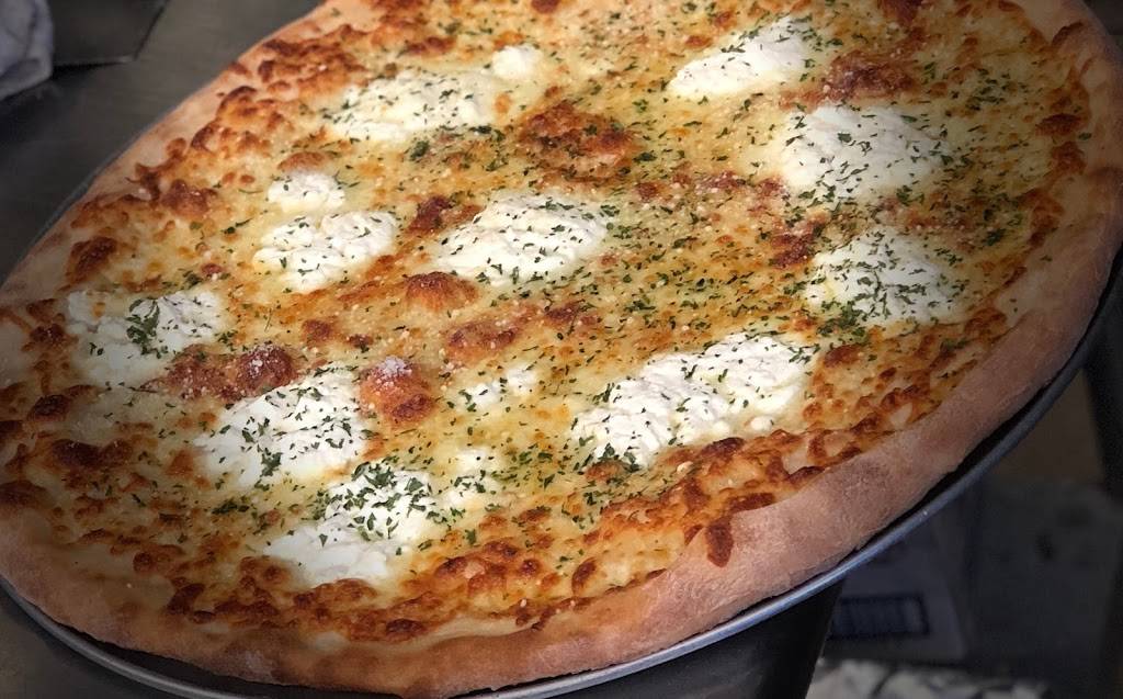 Angelina Station Pizza | restaurant | 16138 FL-54, Odessa, FL 33556, USA | 8138522400 OR +1 813-852-2400