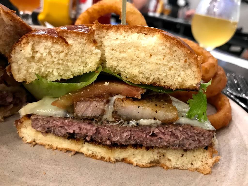 Jukes Ale Works | restaurant | 20560 Elkhorn Dr, Elkhorn, NE 68022, USA | 4027798496 OR +1 402-779-8496