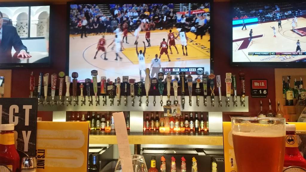 Buffalo Wild Wings | restaurant | 3600 N Freeway Blvd Suite 100, Sacramento, CA 95834, USA | 9169285748 OR +1 916-928-5748