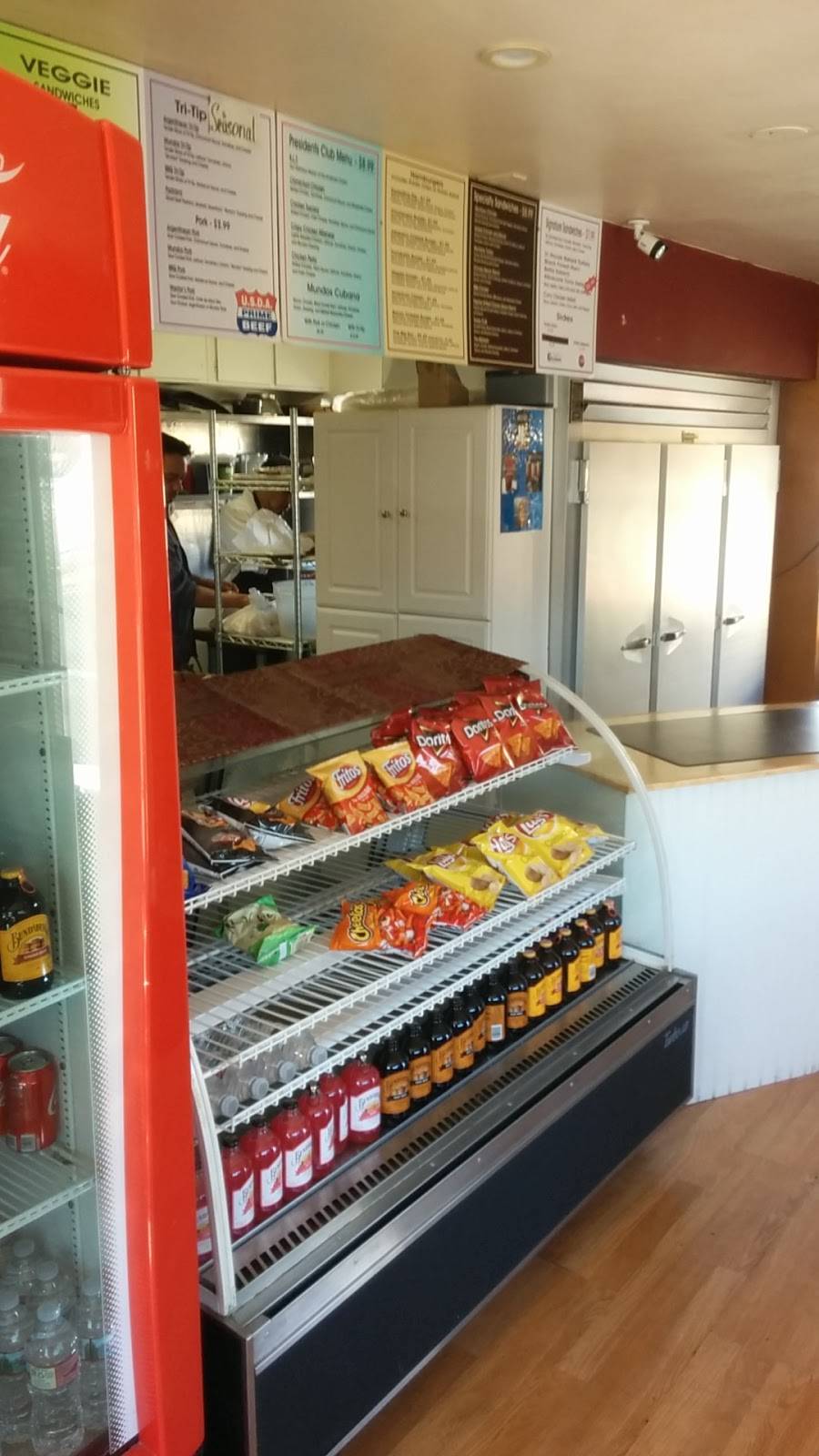 Mundos Sandwich & Burger House | cafe | 2233 N Fremont St, Monterey, CA 93940, USA | 8316569244 OR +1 831-656-9244