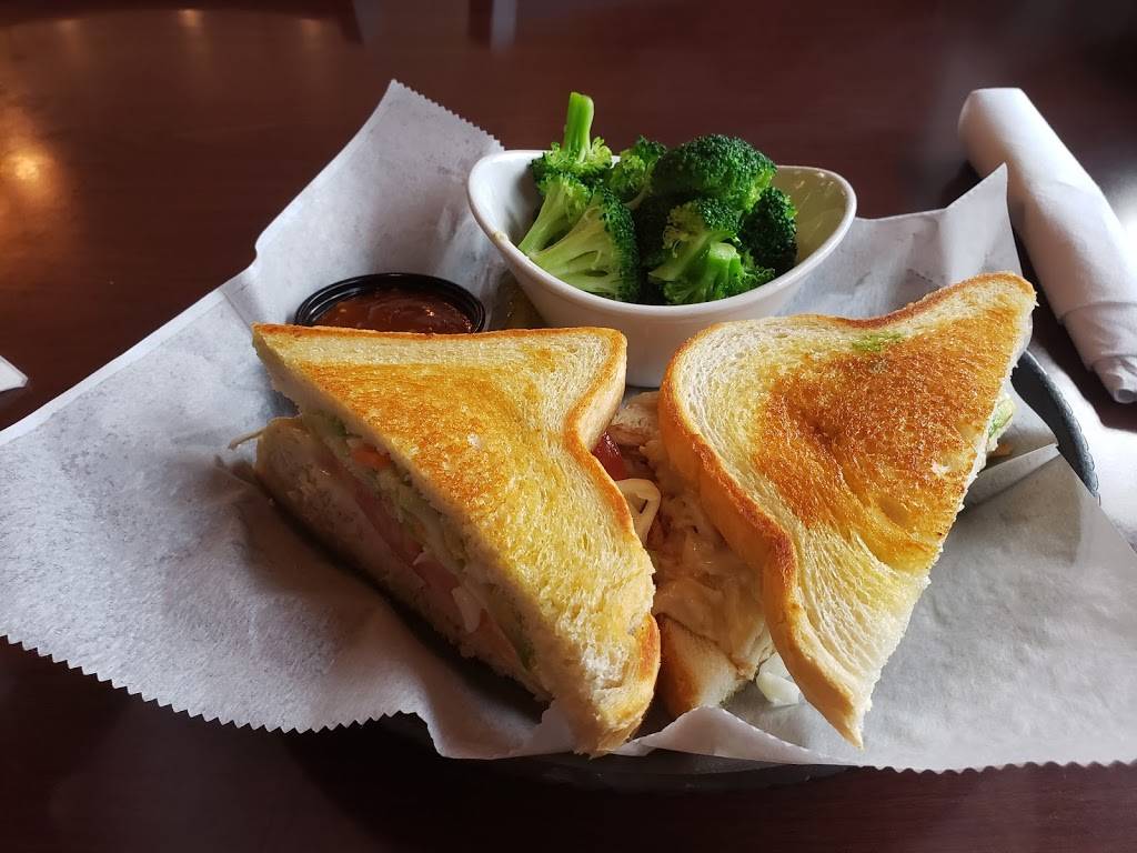 Latitude 43 Grill & Bar | restaurant | 1013 N Henry St, Bay City, MI 48706, USA | 9893919868 OR +1 989-391-9868