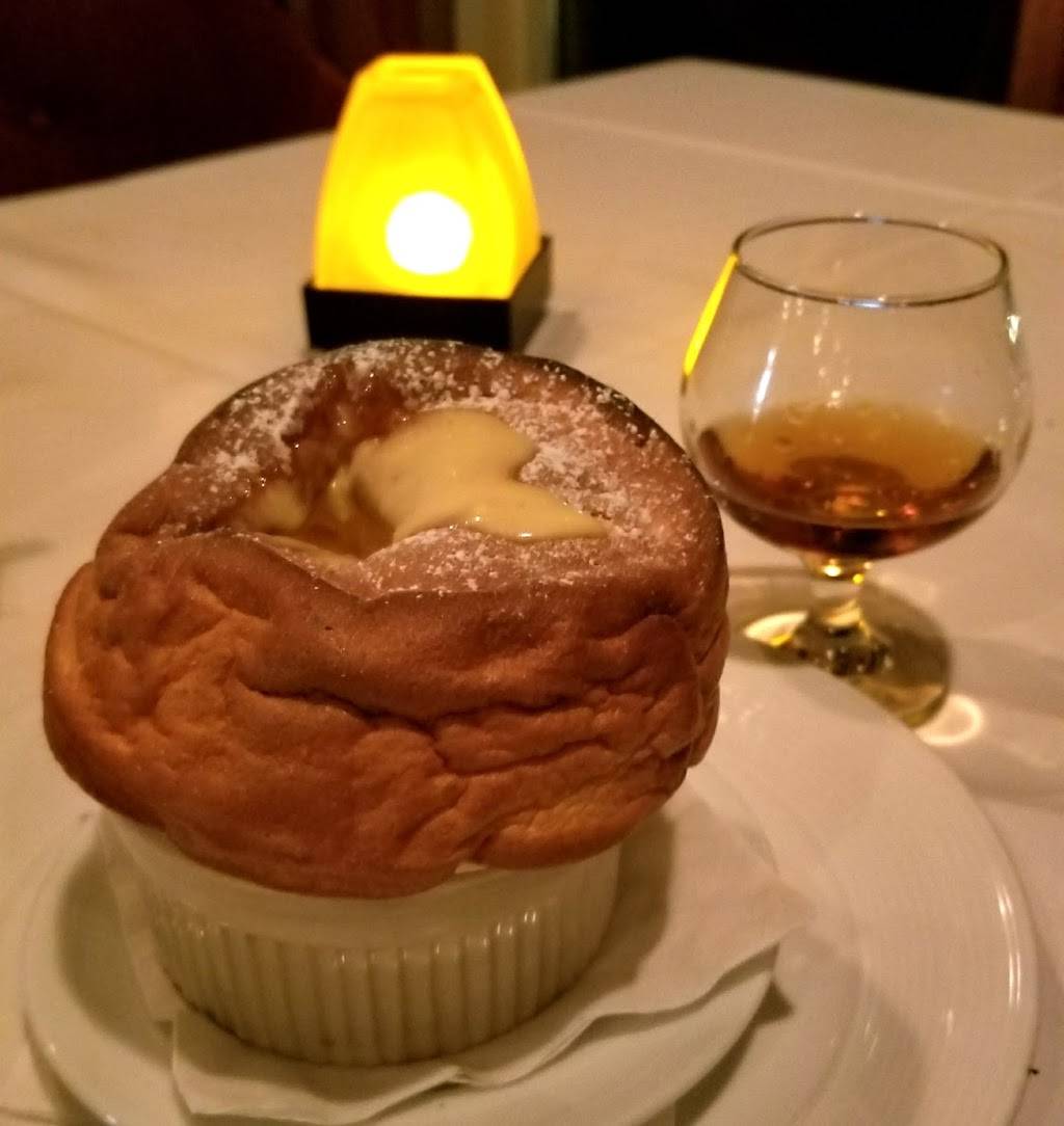 Sir Winstons | restaurant | 1126 Queens Hwy, Long Beach, CA 90802, USA | 5624991657 OR +1 562-499-1657