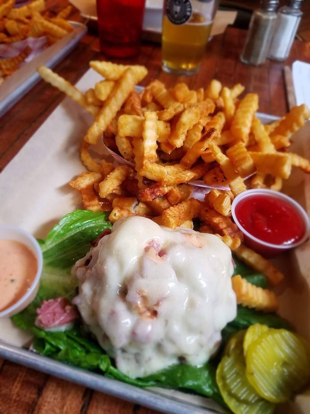 Forty Thieves | restaurant | 727 Elmwood Ave, Buffalo, NY 14222, USA | 7164643822 OR +1 716-464-3822