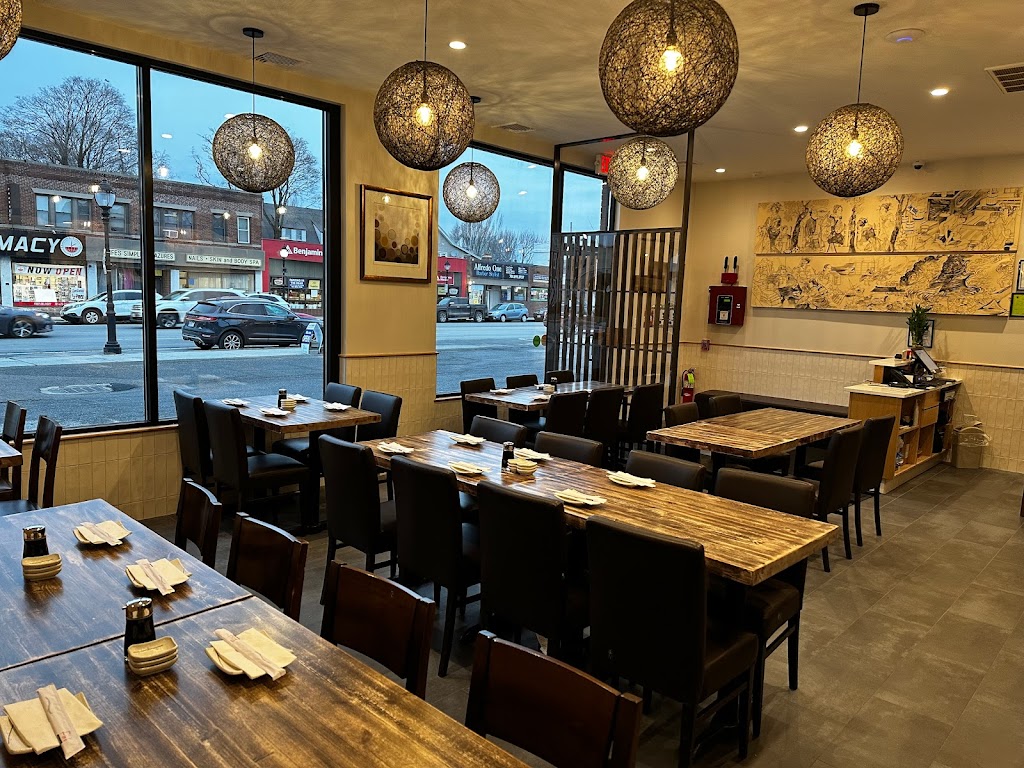 Fins Sushi and Grill | restaurant | 922 Main St, Waltham, MA 02451, USA | 7812818888 OR +1 781-281-8888
