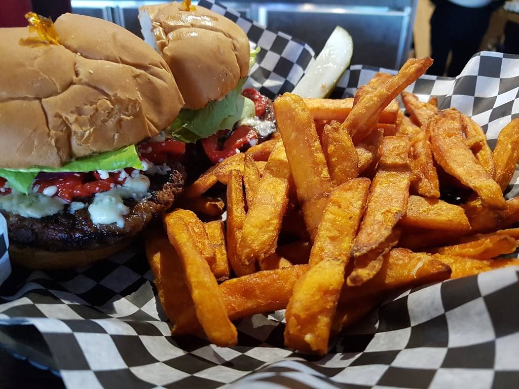 The Cookstown Pub Co | restaurant | 52 Queen St W, Cookstown, ON L0L 1L0, Canada | 7052912000 OR +1 705-291-2000