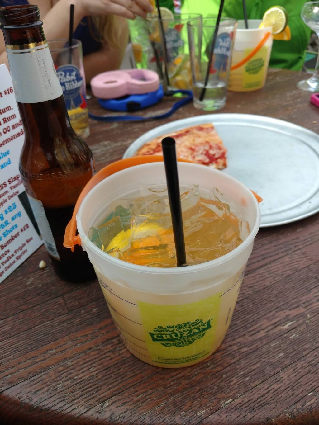 Pour House Pub & Grub | restaurant | 178 Main St, West Orange, NJ 07052, USA | 9737360100 OR +1 973-736-0100