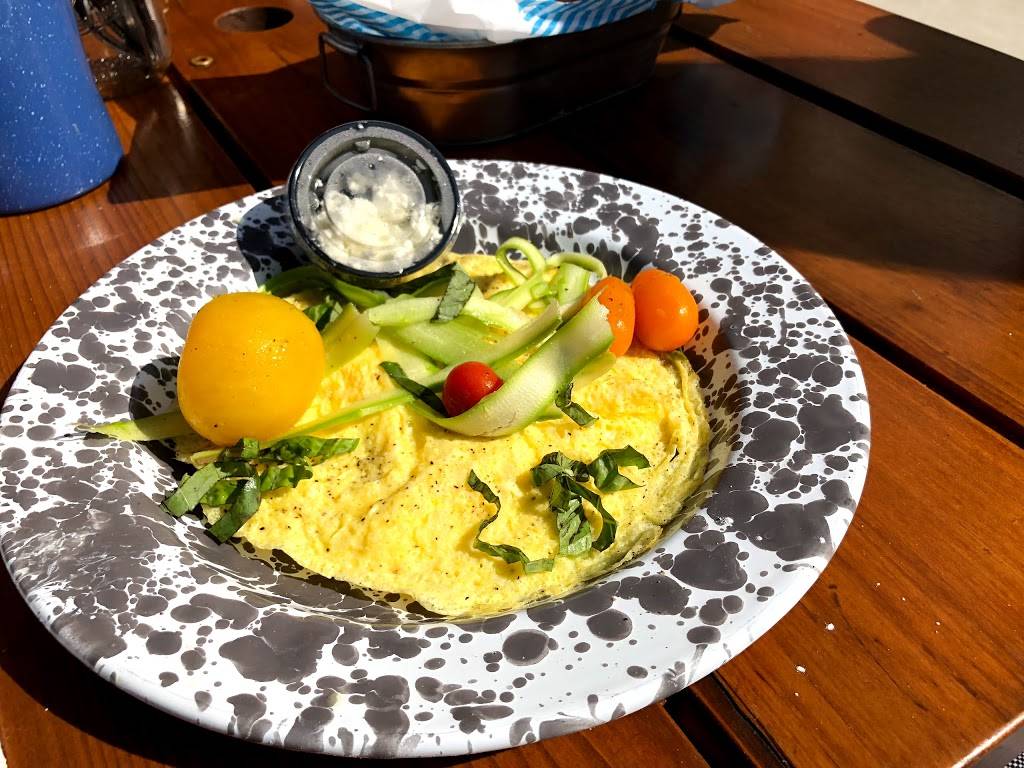 Holler & Dash | restaurant | 6268 W Irlo Bronson Memorial Hwy, Celebration, FL 34747, USA | 3212041445 OR +1 321-204-1445