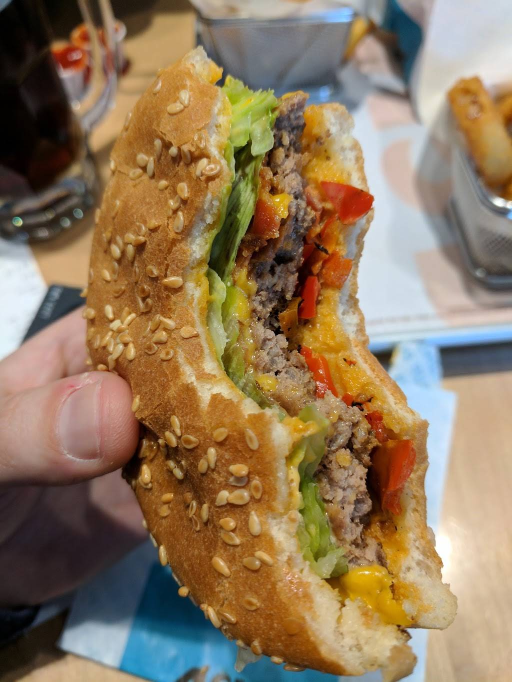 A&W Canada | restaurant | 1638 Avenue Rd, North York, ON M5M 3X9, Canada | 4167857195 OR +1 416-785-7195