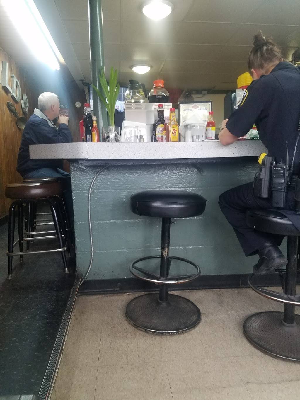 Dewalds Diner | restaurant | 3199 Bainbridge Blvd, Chesapeake, VA 23324, USA | 7573511356 OR +1 757-351-1356