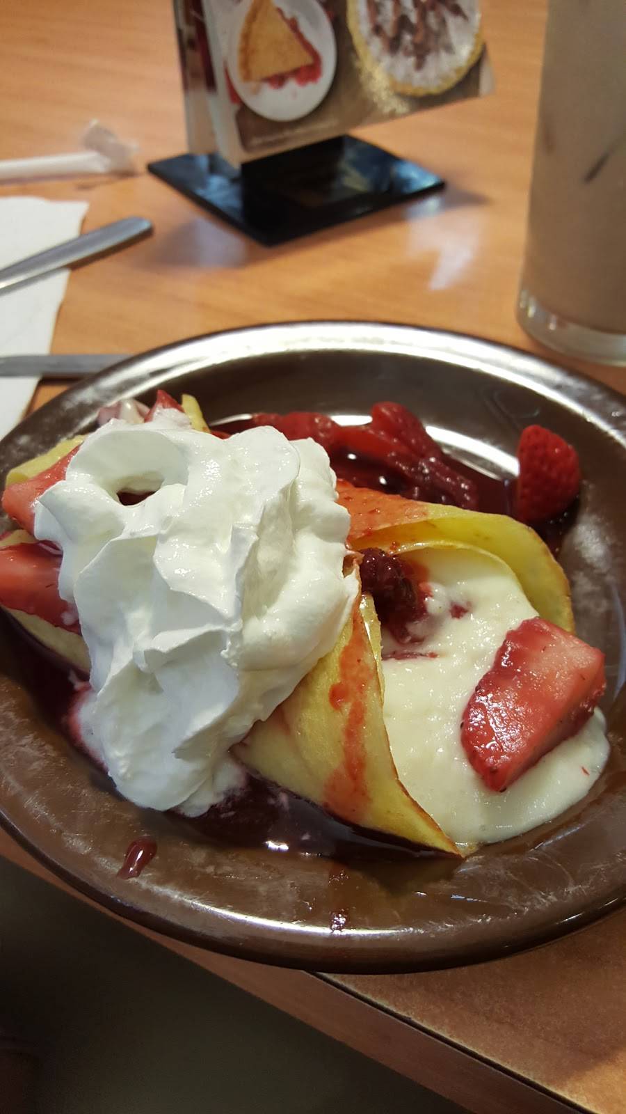 Village Inn | bakery | 9560 E 22nd St, Tucson, AZ 85748, USA | 5208868100 OR +1 520-886-8100