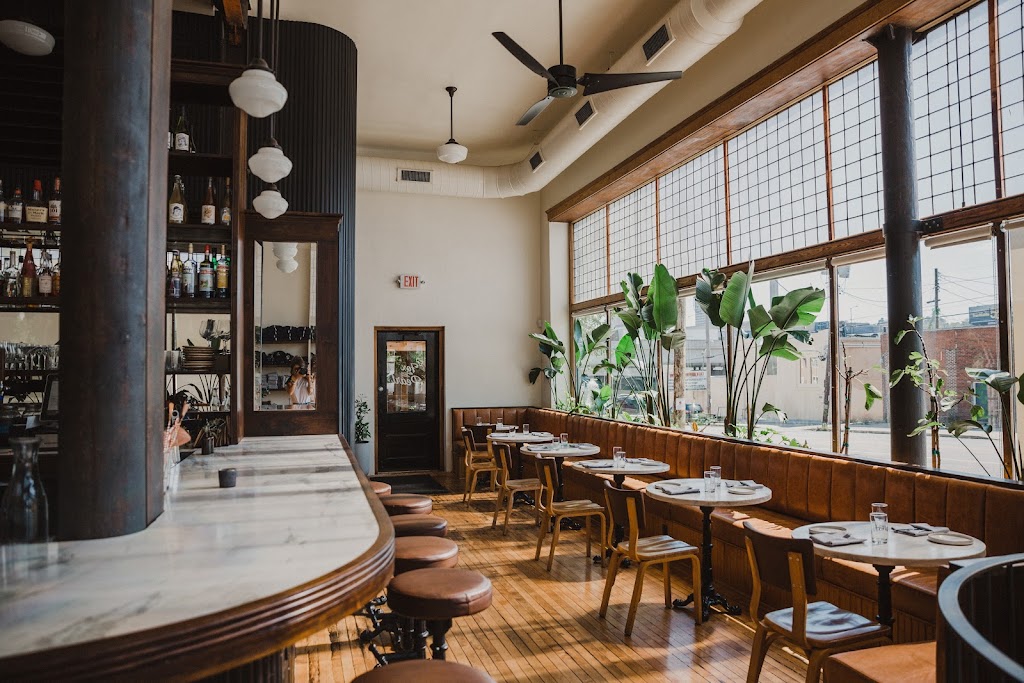 Fox and Pearl | restaurant | 2143 Summit St, Kansas City, MO 64108, USA | 8164377001 OR +1 816-437-7001