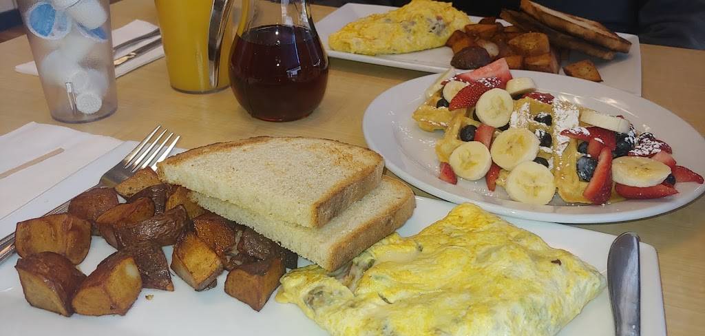 The Grateful Dedham Diner | restaurant | 573 High St, Dedham, MA 02026, USA | 7813752108 OR +1 781-375-2108
