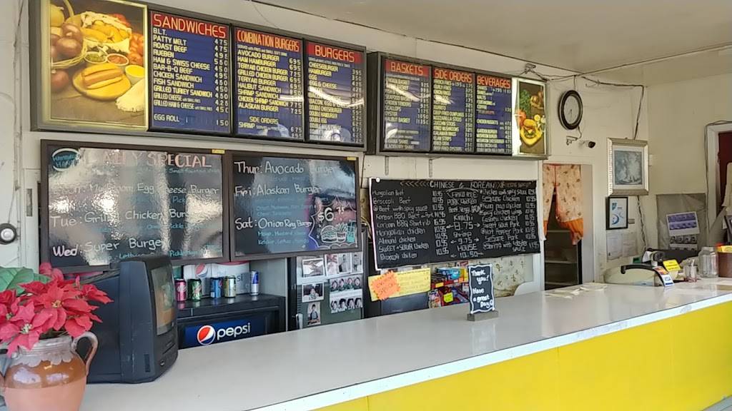 Hamburger Haven | restaurant | 718 Muldoon Rd, Anchorage, AK 99504, USA | 9073376141 OR +1 907-337-6141