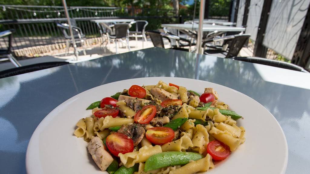 Cedar Falls Brown Bottle | restaurant | 1111 Center St, Cedar Falls, IA 50613, USA | 3192662616 OR +1 319-266-2616