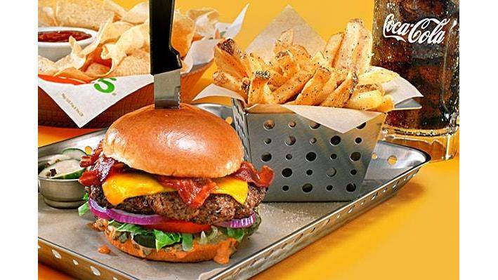 Chilis Grill & Bar | meal takeaway | 264 IL-59, Naperville, IL 60540, USA | 6303550566 OR +1 630-355-0566