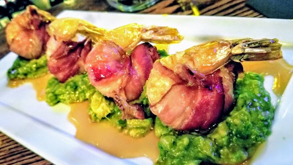 On the Rocks Bar And Grill | restaurant | 2332 West Coast Hwy, Newport Beach, CA 92663, USA | 9496738444 OR +1 949-673-8444