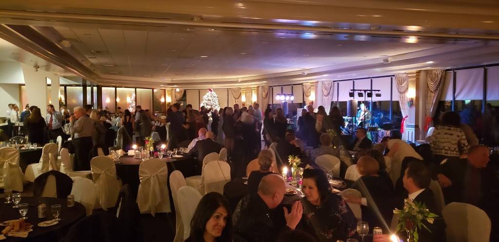 Maggs Restaurant | restaurant | 2000 Beaver Lakes Blvd, Aliquippa, PA 15001, USA | 7243755511 OR +1 724-375-5511