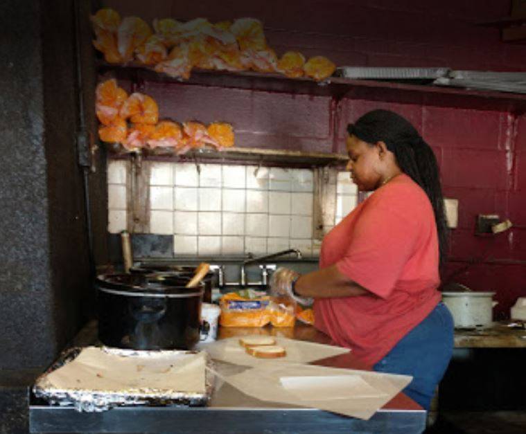 Bar-B-Que King | restaurant | 2132 W Main St, Tampa, FL 33607, USA | 8132583898 OR +1 813-258-3898