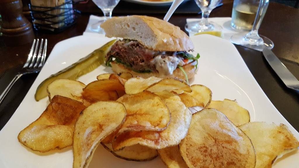 Fairways Pub | restaurant | 4012 Central Florida Pkwy, Orlando, FL 32837, USA | 4073934975 OR +1 407-393-4975