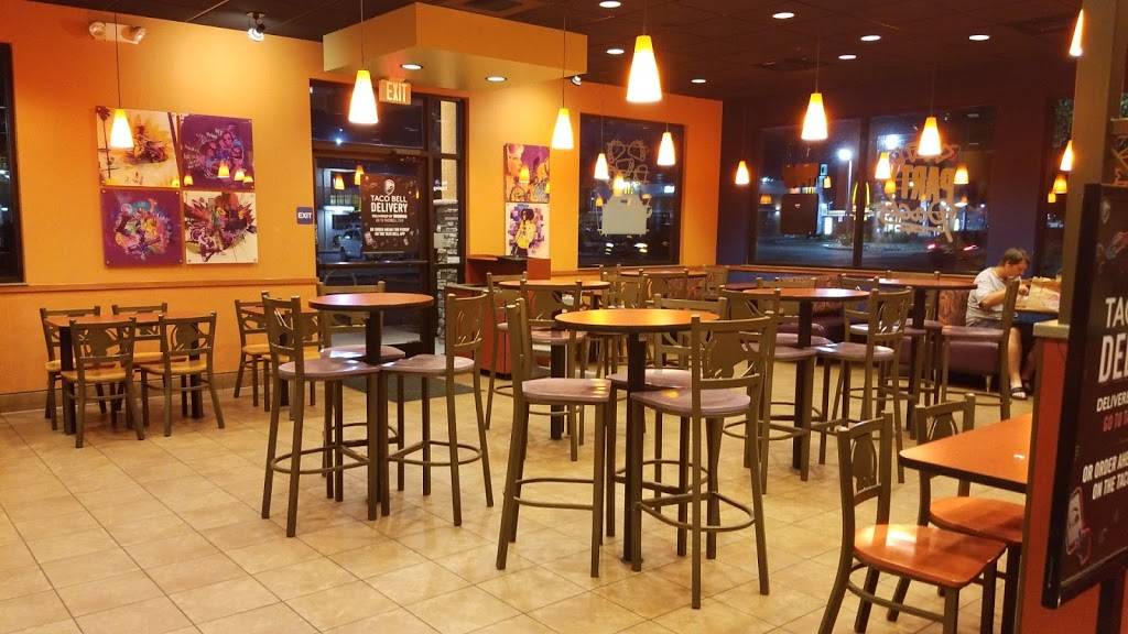 Taco Bell | meal takeaway | 2639 S 2nd St, Fresno, CA 93706, USA | 5592332857 OR +1 559-233-2857