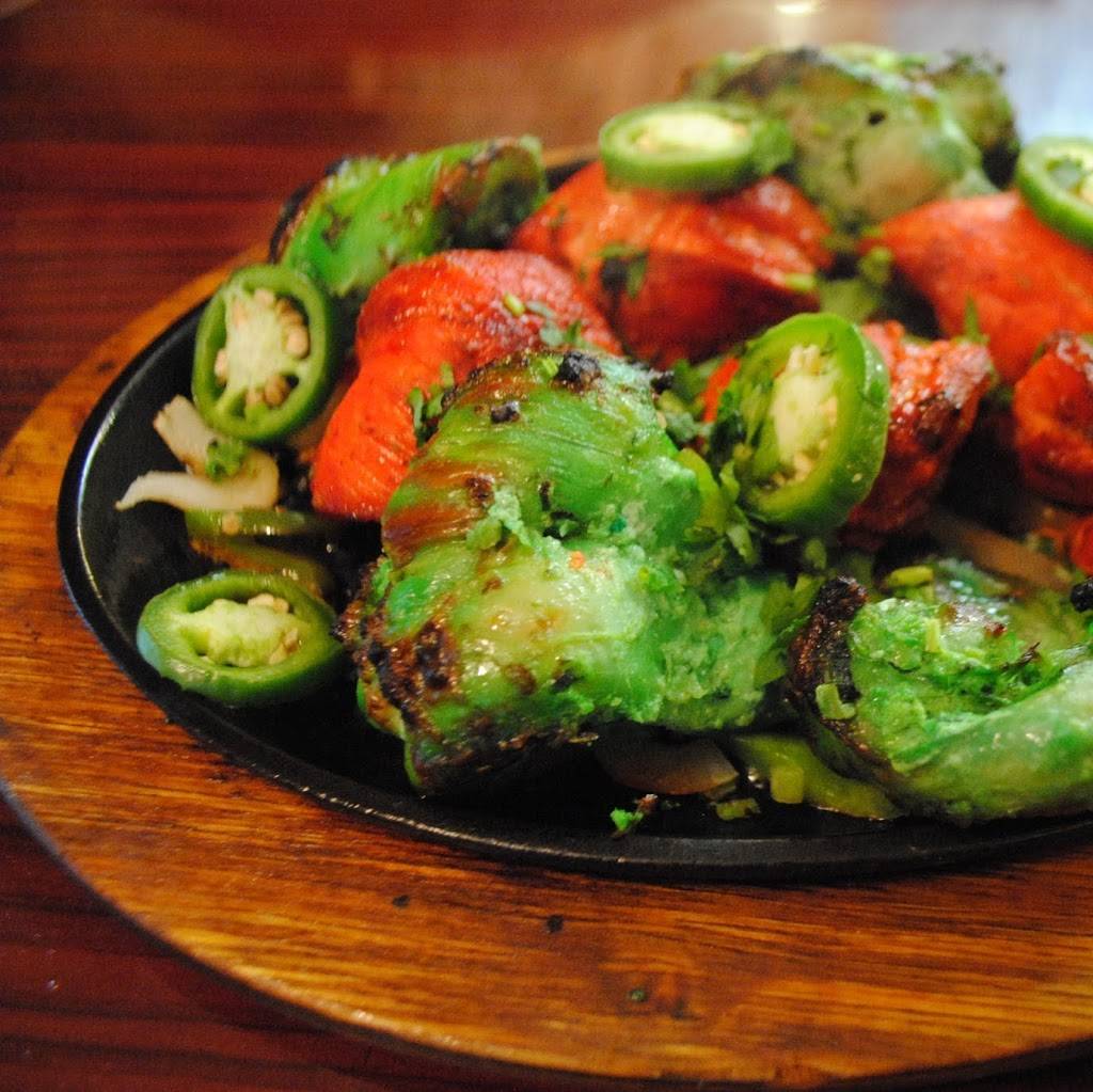 Saras Pakistani & Indian Cuisine | restaurant | 2860 Showplace Dr, Naperville, IL 60564, USA | 6307177865 OR +1 630-717-7865