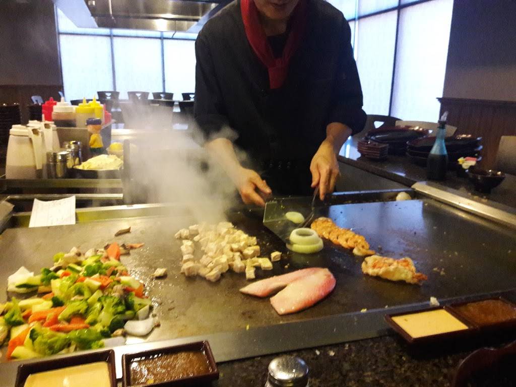 Sake Hibachi Sushi & Bar | restaurant | 100 W Debbie Ln, Mansfield, TX 76063, USA | 8174535888 OR +1 817-453-5888