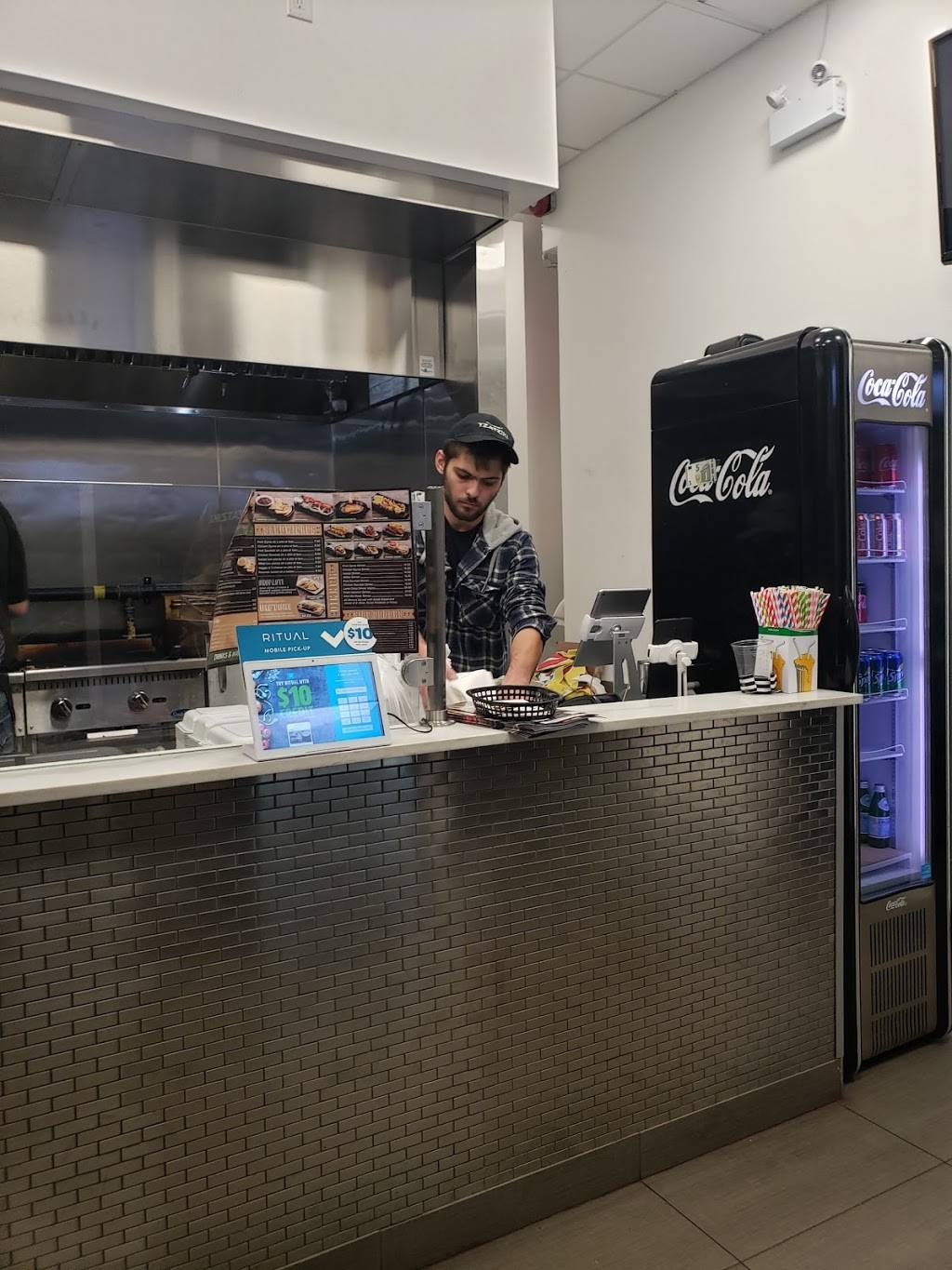 Tzatziki | restaurant | 425 Jane St, York, ON M6S 3Z7, Canada | 4166043400 OR +1 416-604-3400