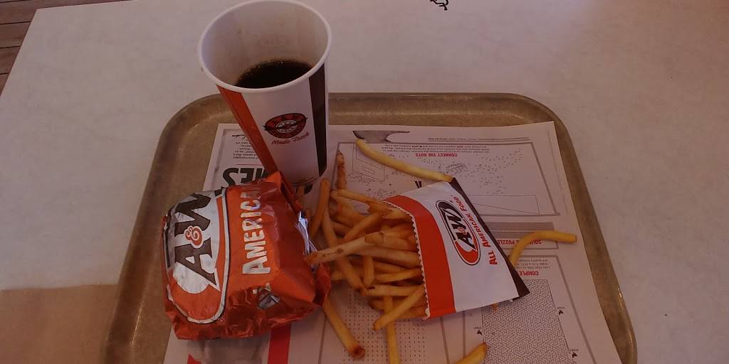 A&W | restaurant | State East, 20601 WA-410, Sumner, WA 98390, USA | 2538627040 OR +1 253-862-7040