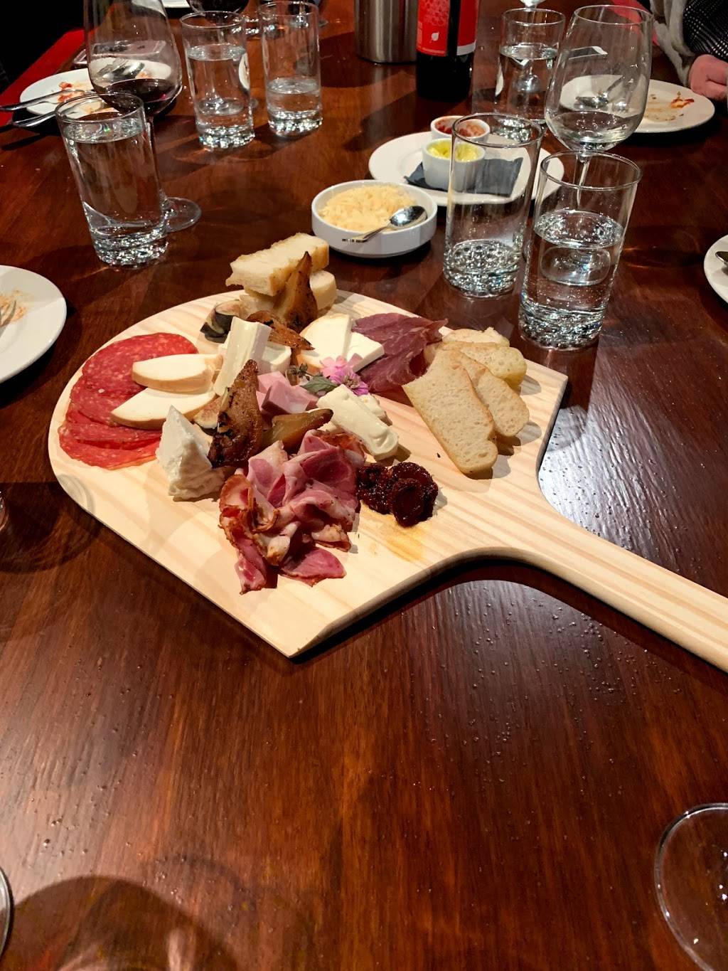 Josephines Italian Kitchen | restaurant | 2501 Columbia Pike, Arlington, VA 22204, USA | 5713122850 OR +1 571-312-2850