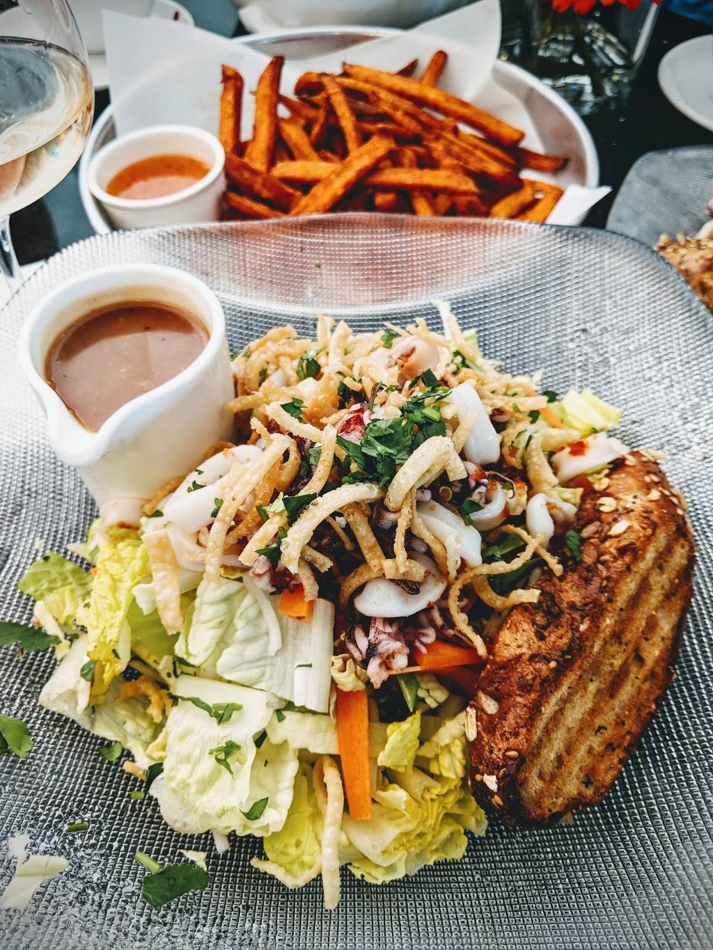 Lalla Oceanside Grill | restaurant | 654 Cannery Row, Monterey, CA 93940, USA | 8313240891 OR +1 831-324-0891