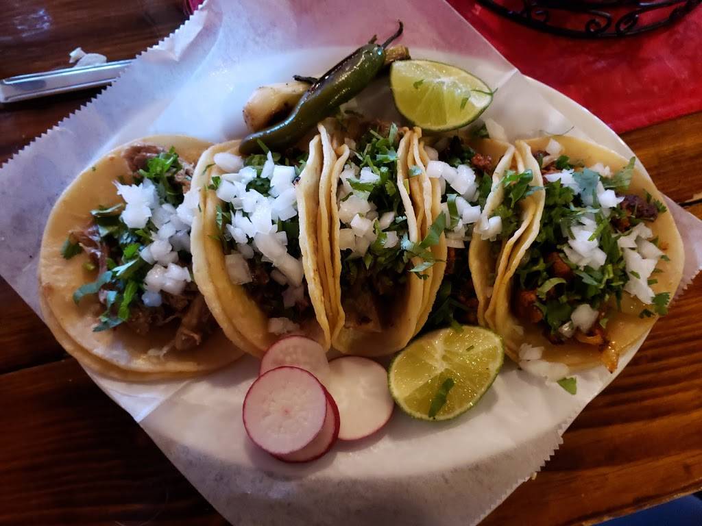 Famous Rivera Grill | restaurant | 7313 Lancaster Pike, Hockessin, DE 19707, USA | 3026357361 OR +1 302-635-7361