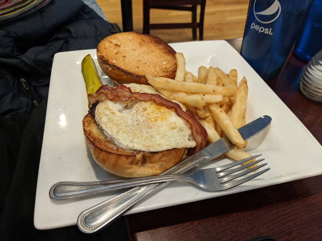 Patriot Tavern | restaurant | 100 Main St, Walpole, MA 02081, USA | 5087345129 OR +1 508-734-5129