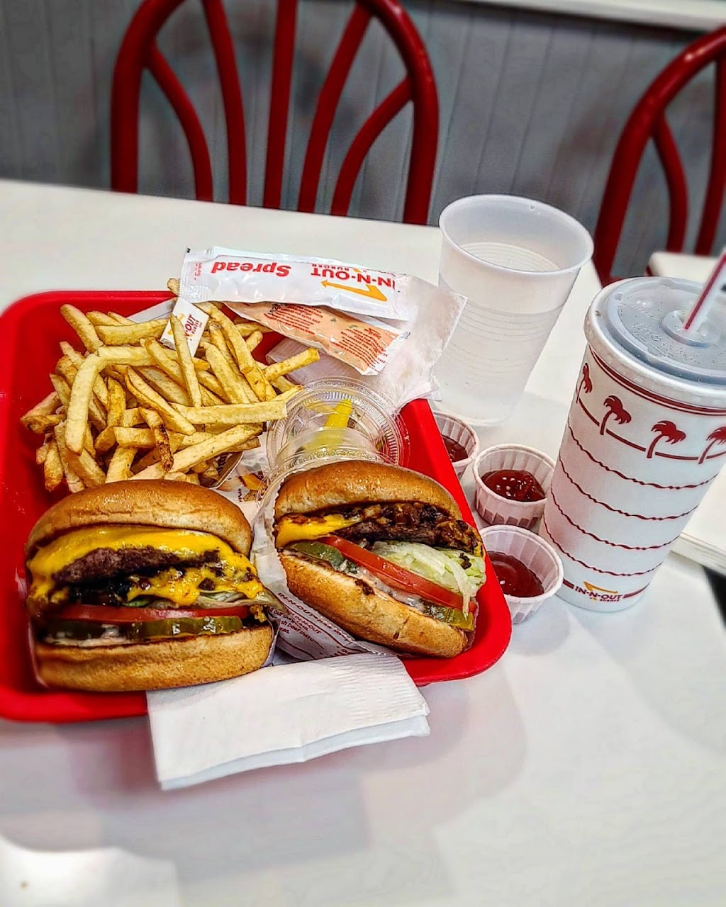 In-N-Out Burger | restaurant | 2390 S 4th St, El Centro, CA 92243, USA | 8007861000 OR +1 800-786-1000