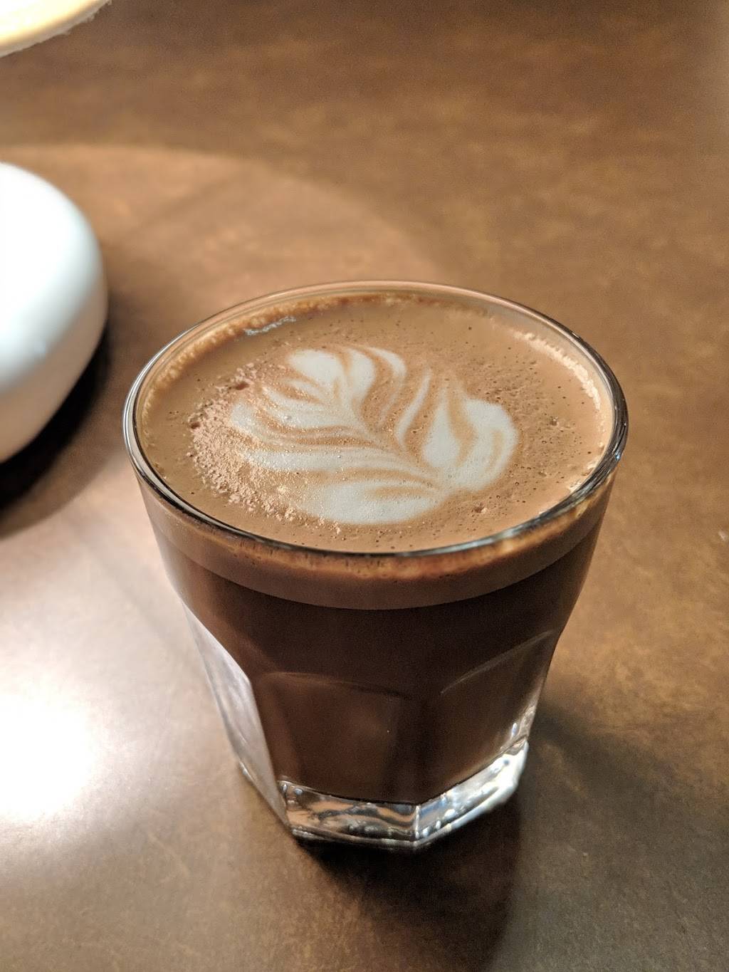 Emerald City | cafe | 3938 N Sheridan Rd, Chicago, IL 60613, USA | 7738573041 OR +1 773-857-3041