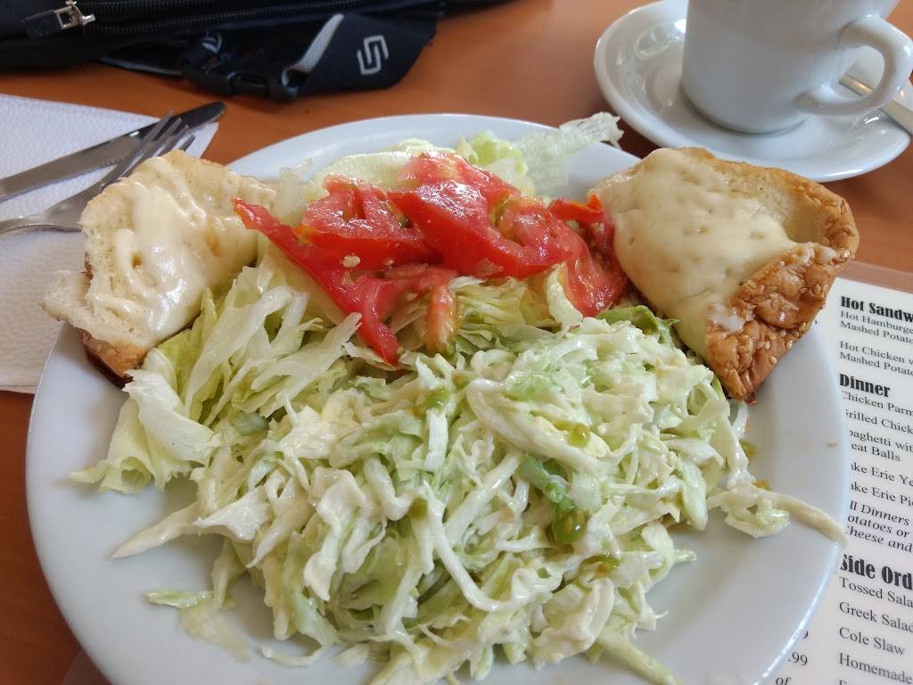 Station Restaurant | restaurant | 1350 Pelletier St, Windsor, ON N9B 1R8, Canada | 5192549135 OR +1 519-254-9135